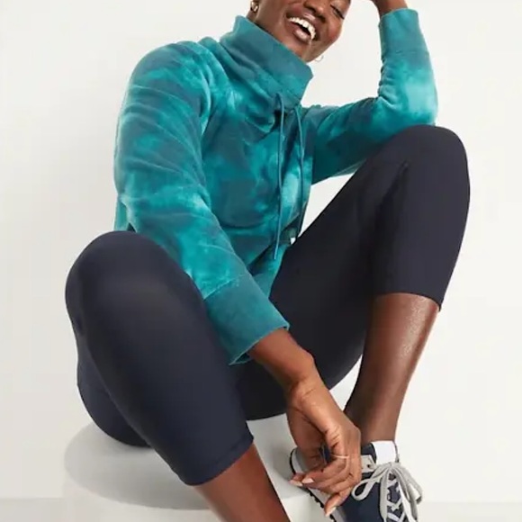 Old Navy Go-Warm Cropped Microfleece Funnel-Neck Sweatshirt - Picture 6 of 12